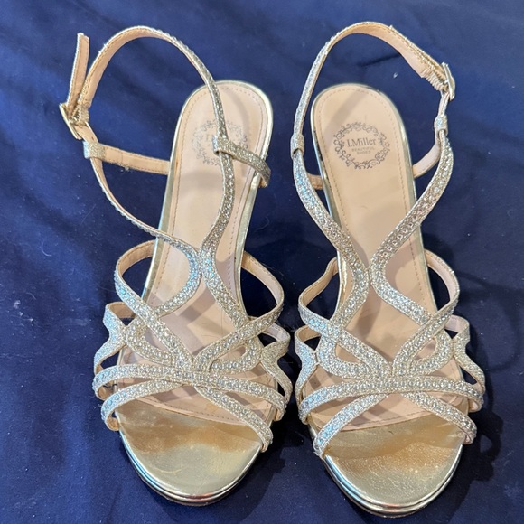 Women's Glittering goldish Strappy Sandals - Picture 1 of 7
